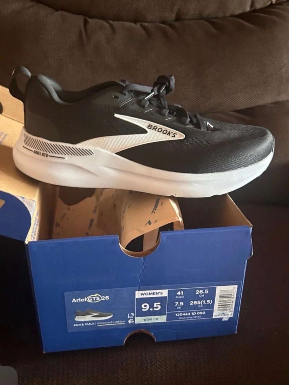 Brooks brand new